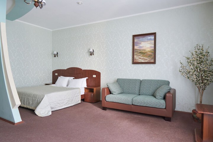 Room 9 of 74