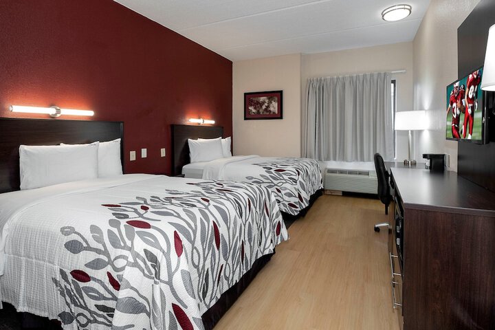 2 Double Beds (3 of 10)
