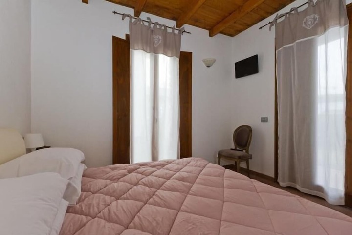 Room 7 of 44