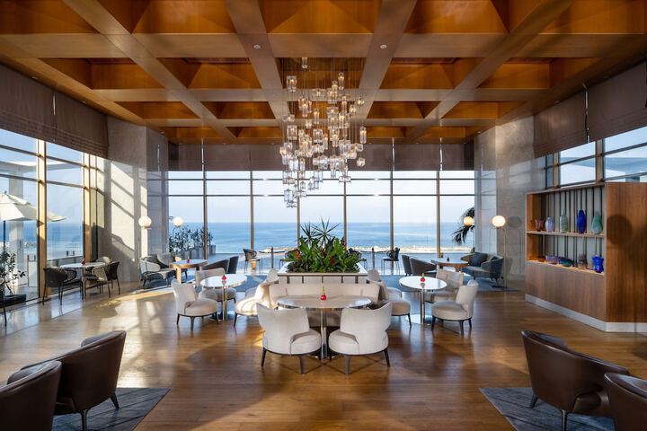 Entrance & Lobby