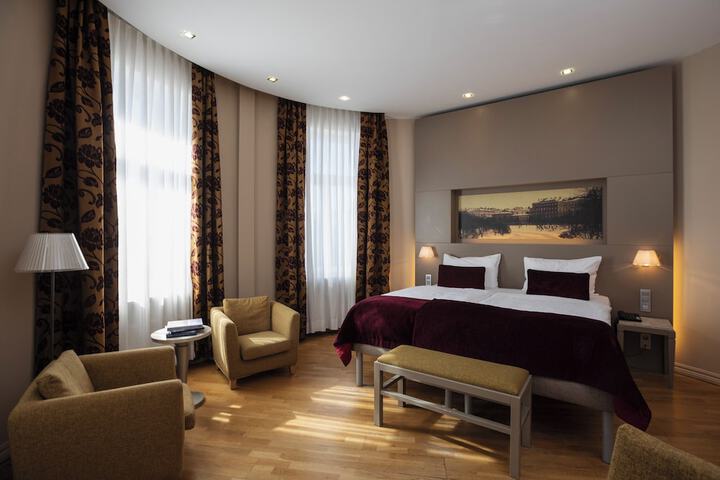 Room 15 of 36