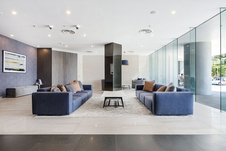 Entrance & Lobby