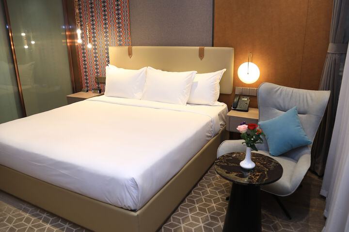 Room 8 of 28