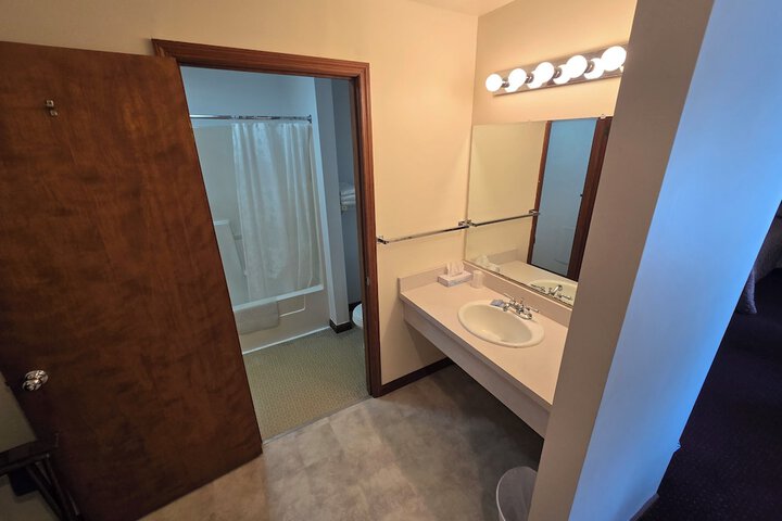 Room 75 of 123