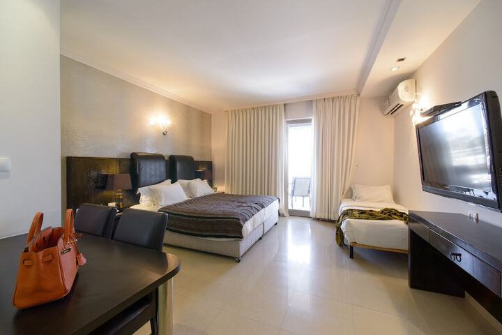 Room 43 of 63