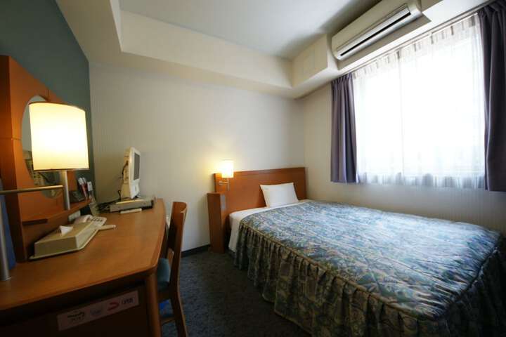 Room 7 of 14