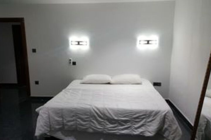 Room 5 of 22
