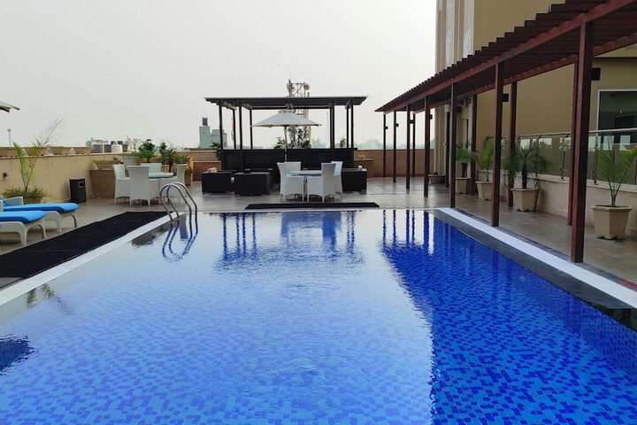 Pool 30 of 50