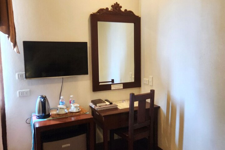 Room 28 of 50