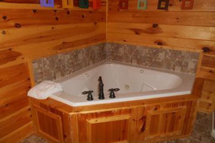 Hot Tub 77 of 94