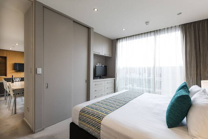 Room 6 of 27