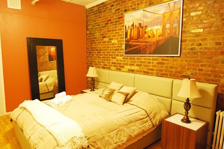 Room 35 of 324