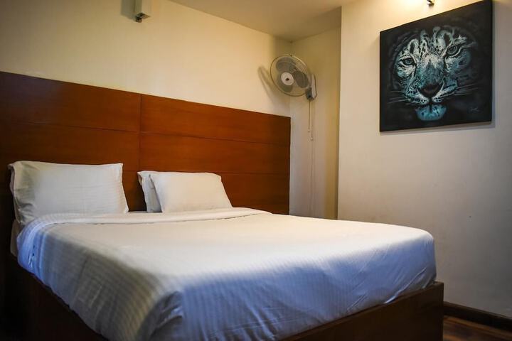 Room 2 of 23