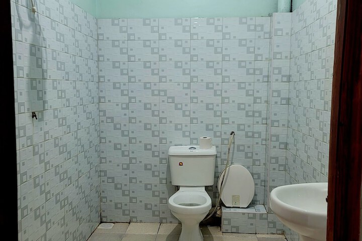 Room 15 of 28
