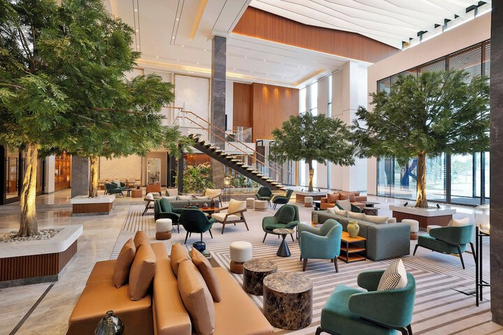 Entrance & Lobby