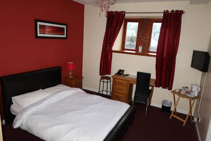 Room 26 of 38