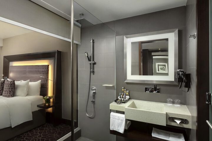 Room 15 of 167