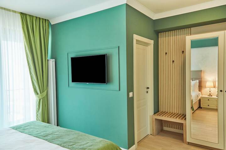 Room 27 of 100