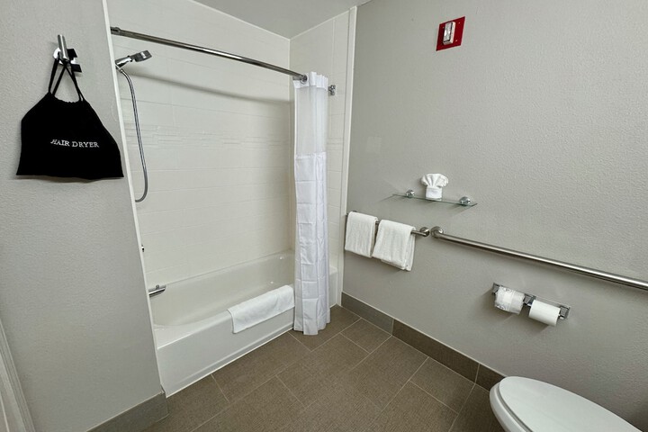2 Queen Beds (1 of 8)