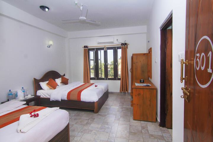 Room 2 of 30