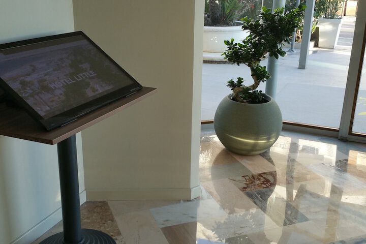 Hotel Interior 8 of 139
