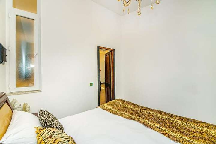 Room 30 of 47