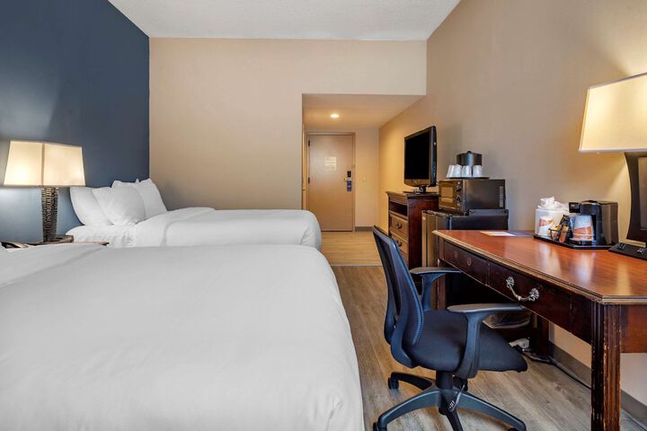 2 Double Beds (17 of 17)