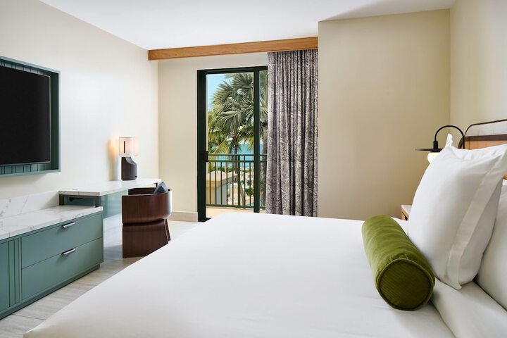 Room 32 of 157