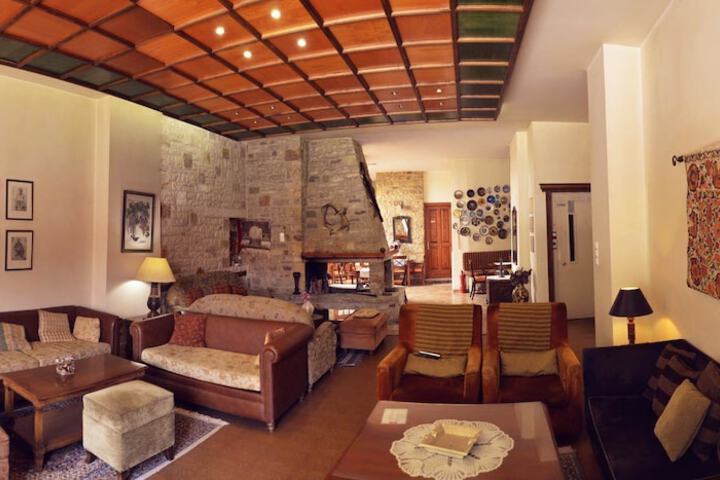 Guest Lobby