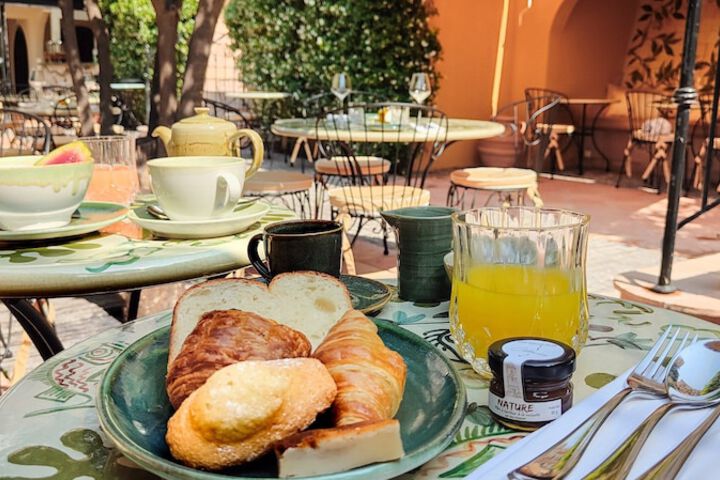 Breakfast/Coffee Service 98 of 155