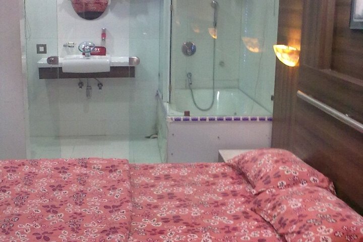 Room 2 of 23