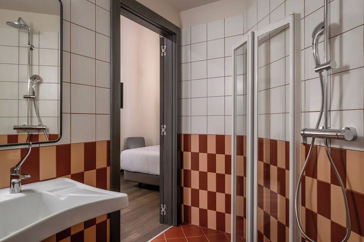 Room 40 of 69