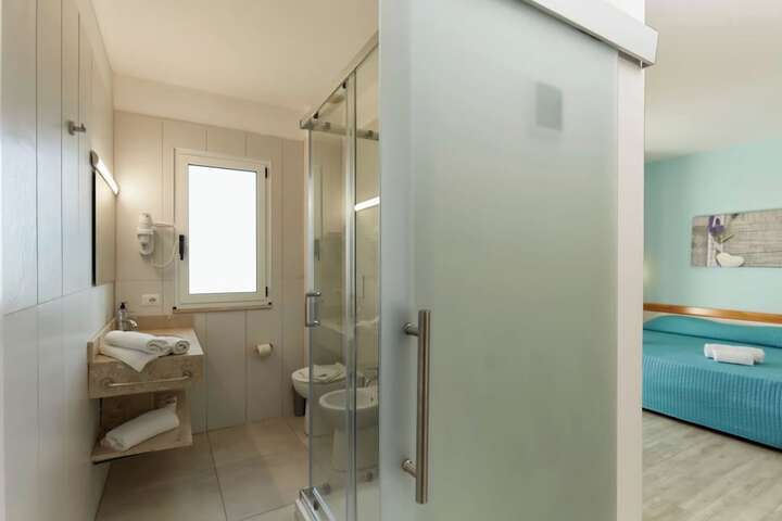 Room 42 of 131