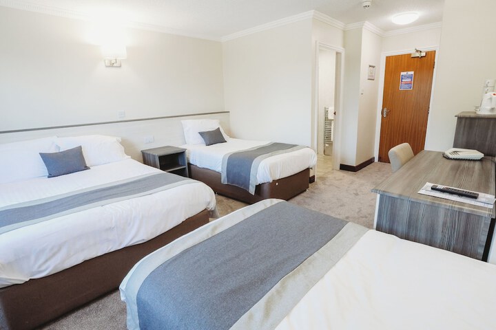 Room 14 of 64