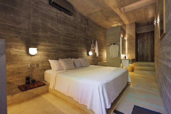 Room 16 of 51