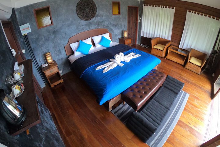 Room 9 of 40