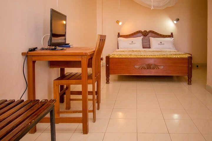 Room 10 of 36