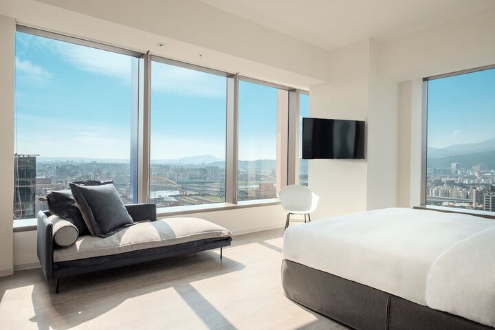 Room 3 of 66
