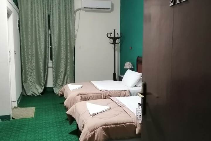 Room 9 of 17