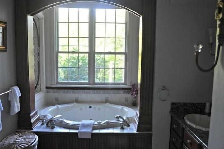 Hot Tub 15 of 15