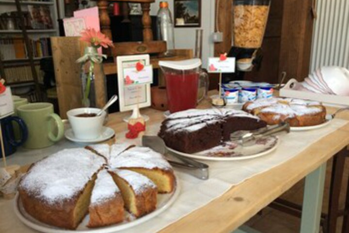 Breakfast/Coffee Service 6 of 44