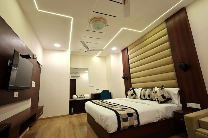 Room 30 of 128