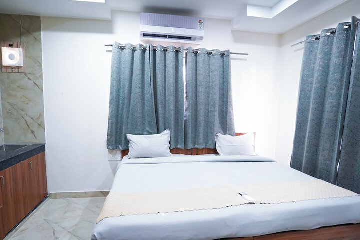 Room 18 of 77
