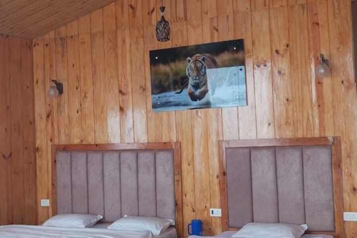 Room 2 of 53
