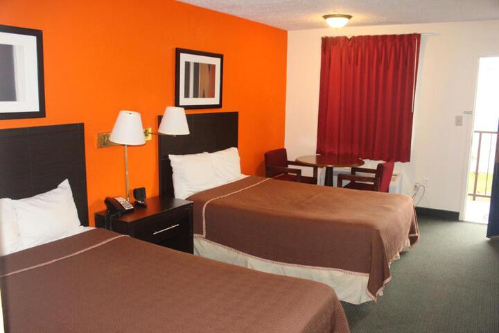 2 Double Beds (7 of 16)