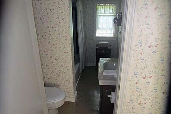 Room 17 of 25