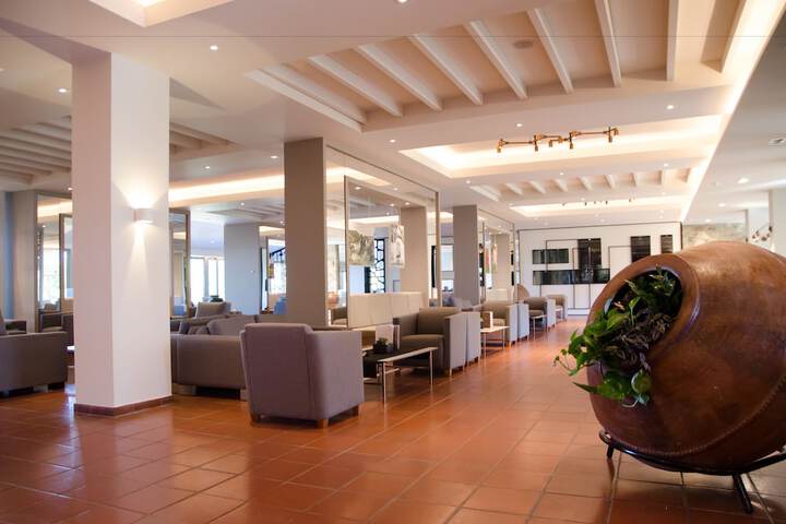 Guest Lobby