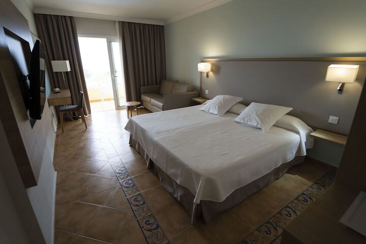 Room 16 of 37