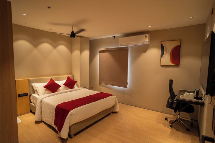 Room 10 of 20