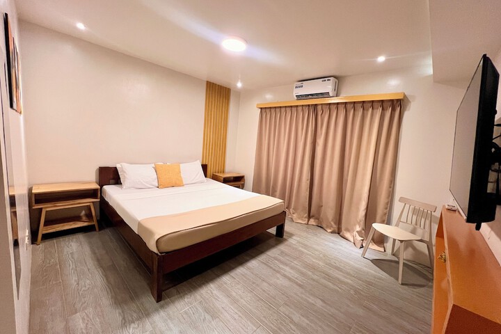 Room 8 of 24